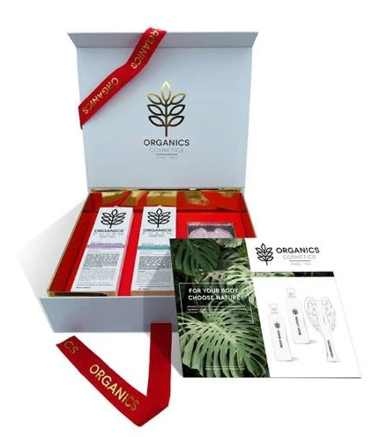Organics Cosmetics Cofanetto Wellness Latte Corpo 250ml +Bagno Doccia 250ml+Spazzola 3 Organics Cosmetics Cofanetto Wellness Latte Corpo 250ml +Bagno Doccia 250ml+Spazzola